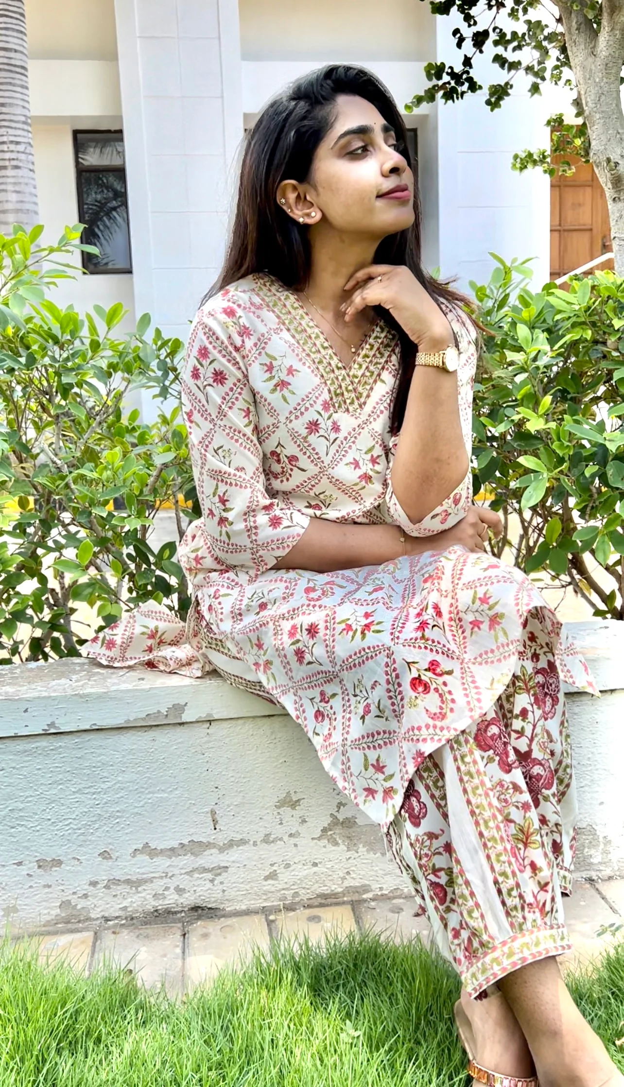 Niharika 2pc Set - Image 3